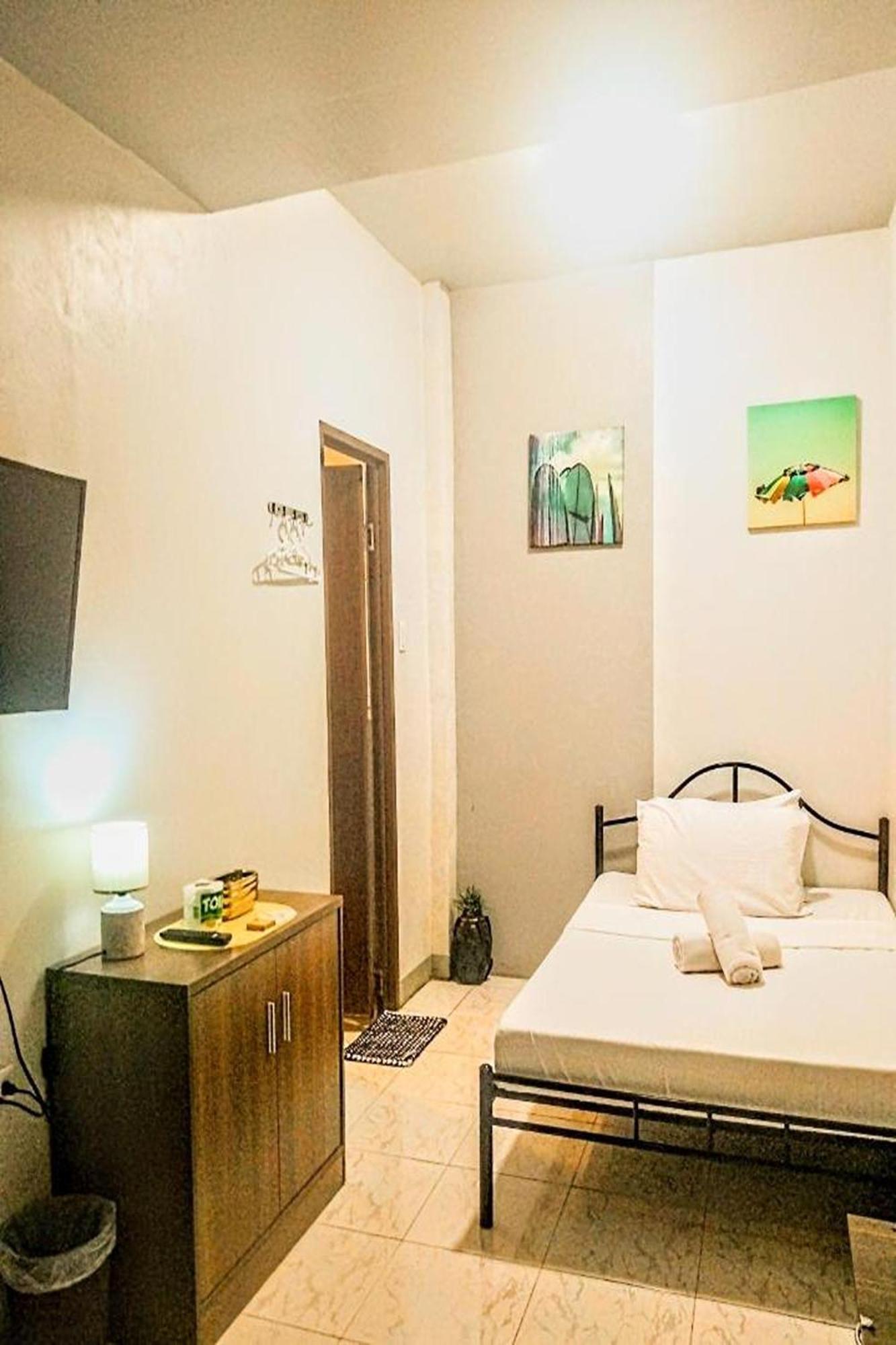 Hometel Barrio House Mactan Lapu-Lapu City Exterior photo