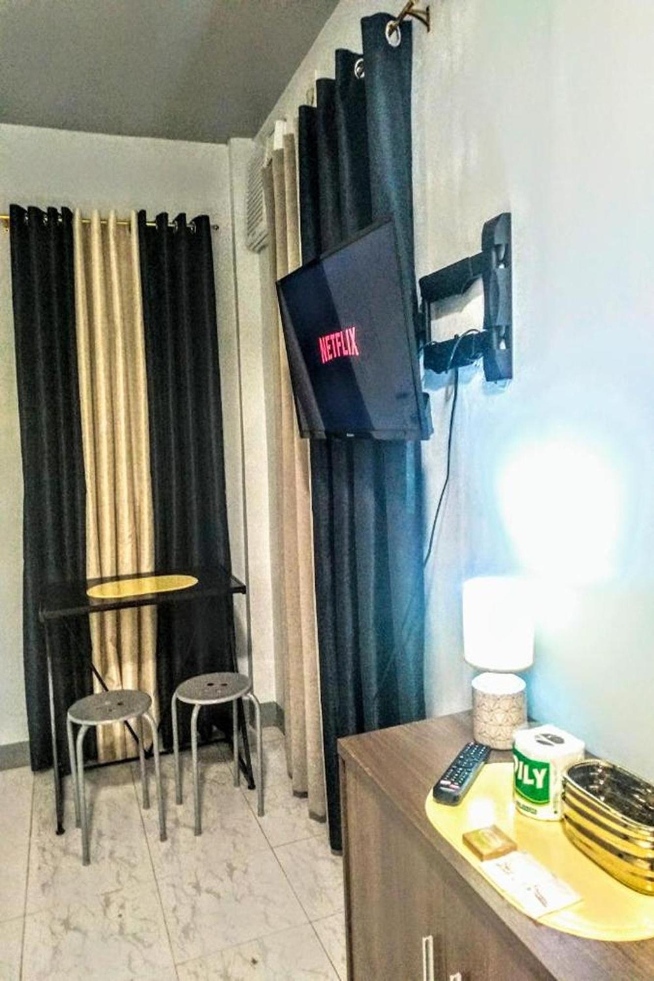 Hometel Barrio House Mactan Lapu-Lapu City Exterior photo